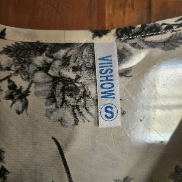 Viishow Floral Print Blouse Top Short Sleeve Geometric Trim Large New - Picture 3 of 7